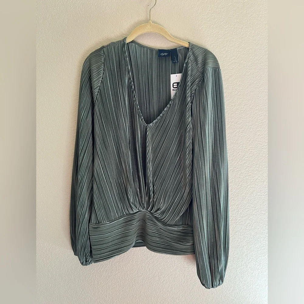 NWT Daytrip Blouse - Picture 1 of 6